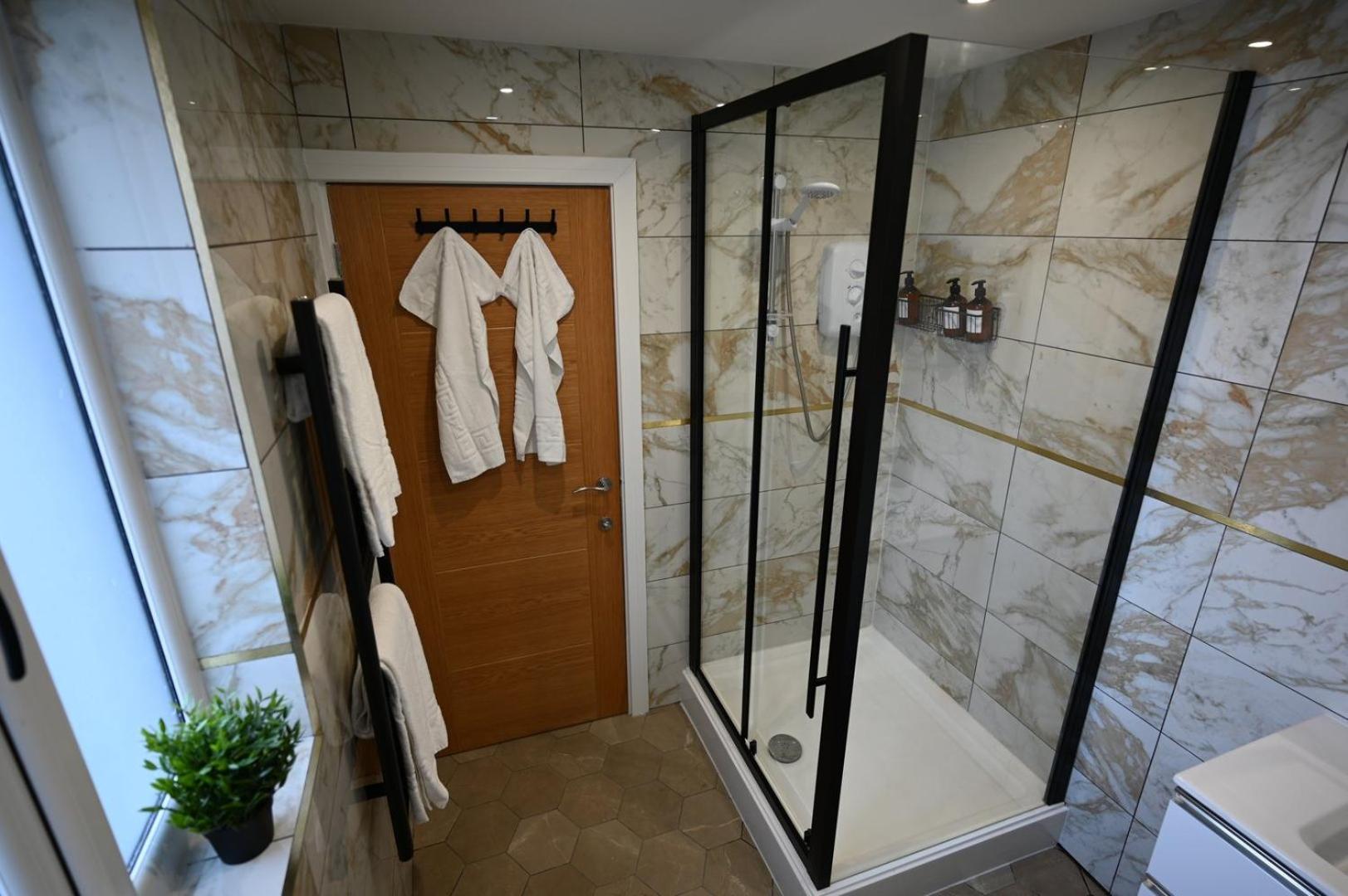 Luxury Two Bed Apartment - Cardiff City Centre ภายนอก รูปภาพ